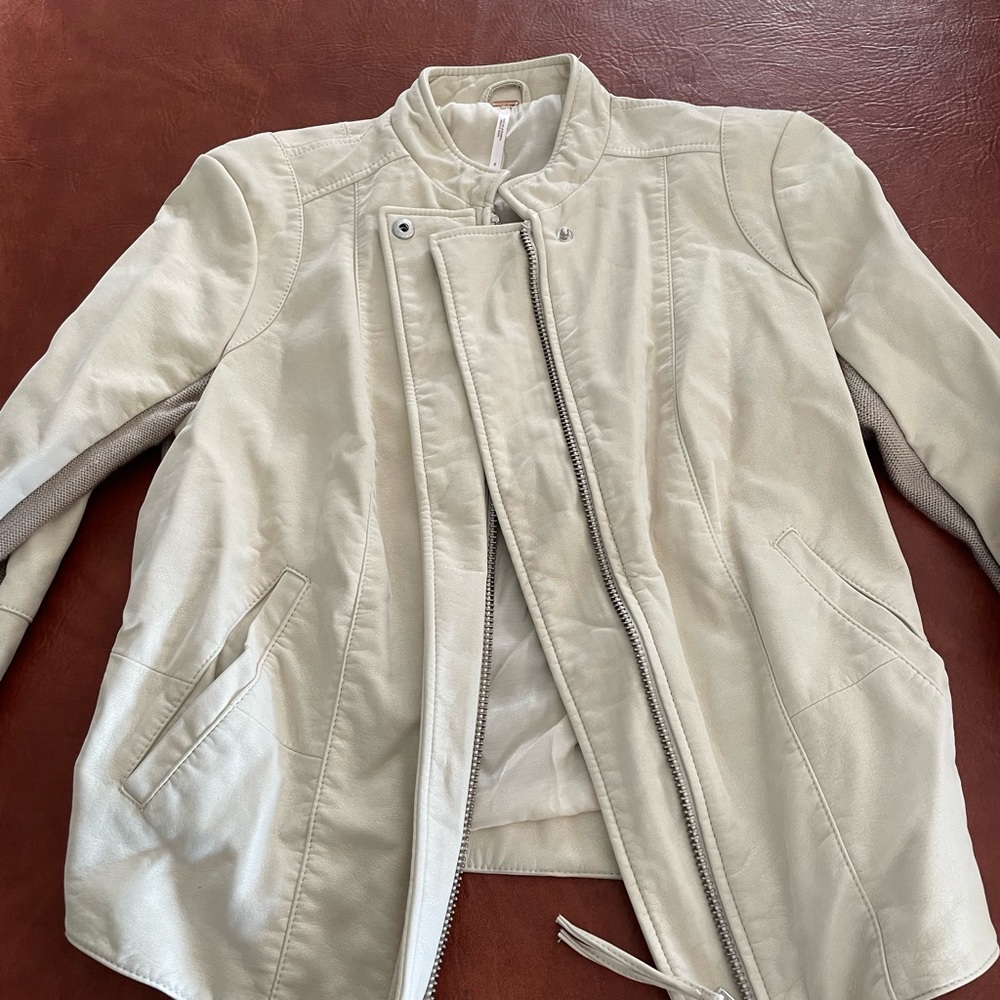 Free people size 6 cream moto jacket (fits like a small).